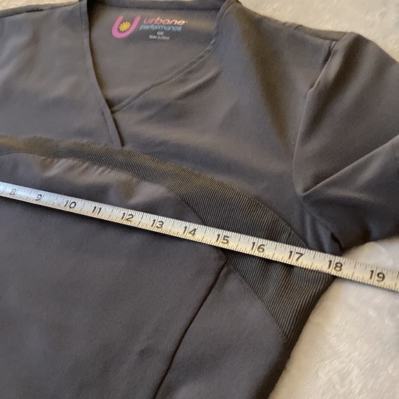 Urbane Performance Scrub Top Graphite Size XS - Picture 13 of 14